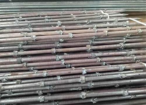 布尔津隧道钢花管